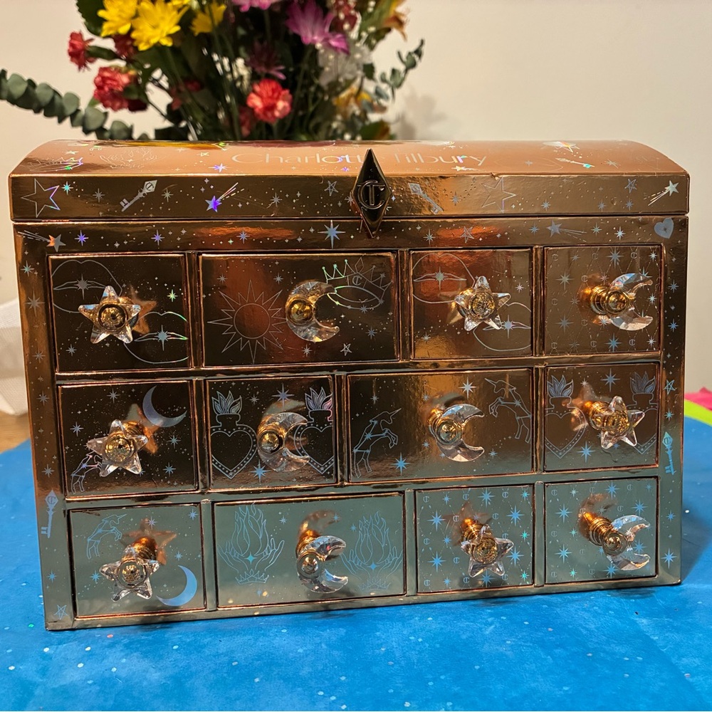 Charlotte Tilbury makeup organizer jewelry box - Picture 2 of 6
